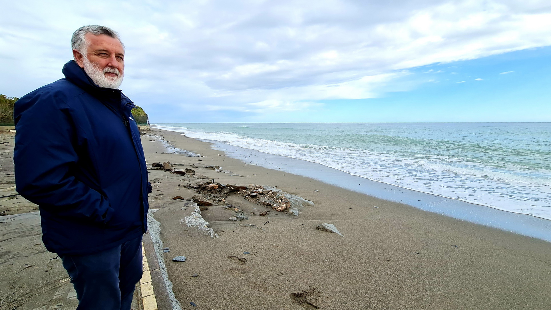 Los empresarios de playas acogen con “prudente satisfacción